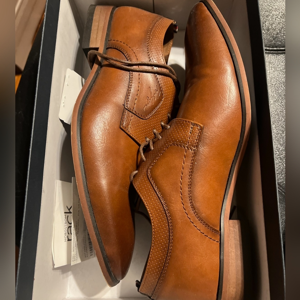 Tommy Hillfiger Dress Shoes! Dark Natural 120. Size 8. Normally, size 9